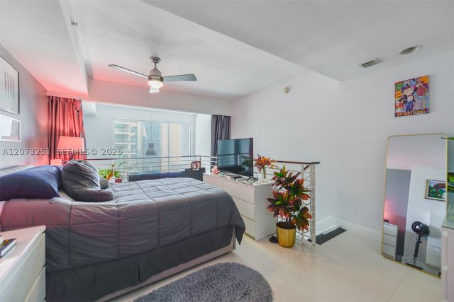 60 SW 13th St 2404, Miami, FL 33130