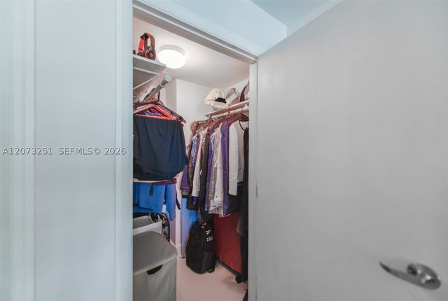 60 SW 13th St 2404, Miami, FL 33130