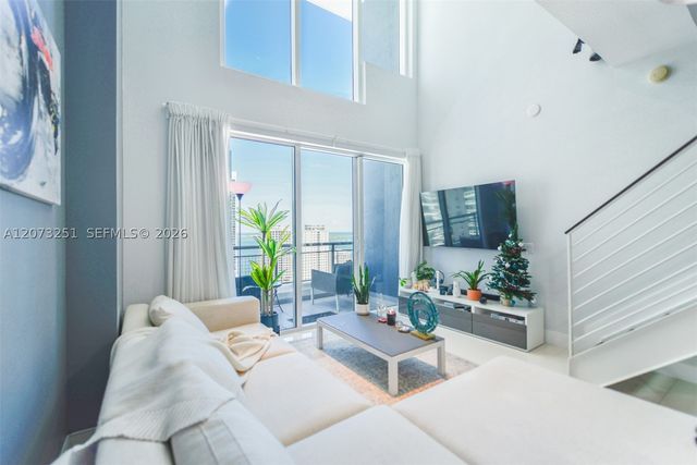 60 SW 13th St 2404, Miami, FL 33130