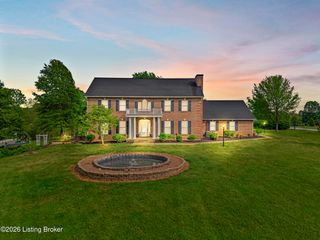 510 Coleman Rd, Vine Grove, KY 40175