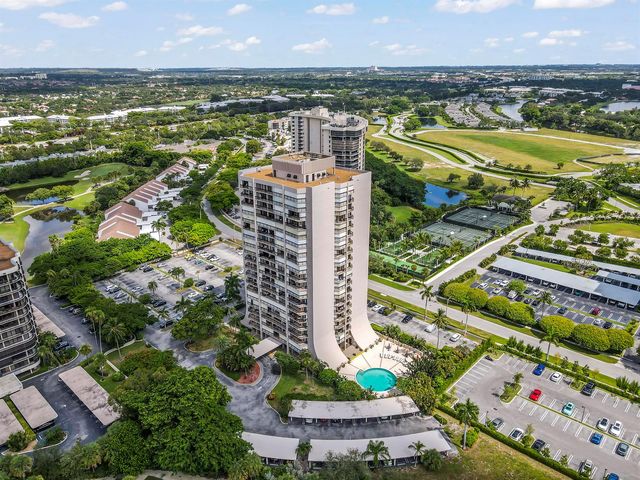 2425 PRESIDENTIAL Way 1006, West Palm Beach, FL 33401