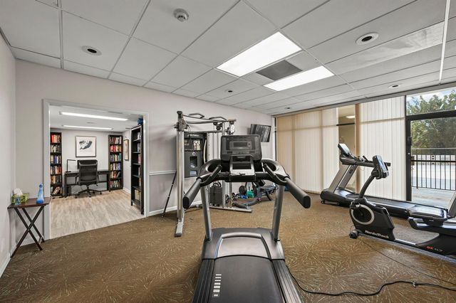 2425 PRESIDENTIAL Way 1006, West Palm Beach, FL 33401