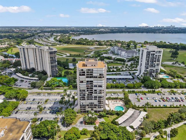 2425 PRESIDENTIAL Way 1006, West Palm Beach, FL 33401