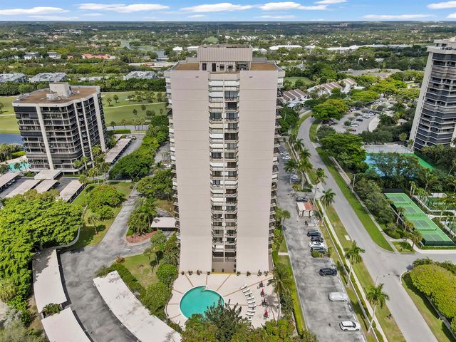 2425 PRESIDENTIAL Way 1006, West Palm Beach, FL 33401