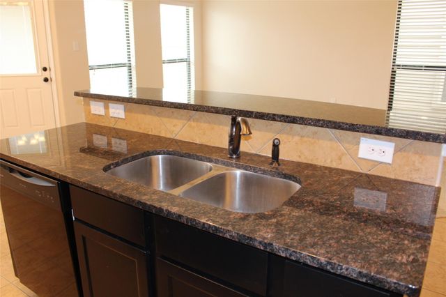 6643 Sharpstone Creek Lane, Houston, TX 77084