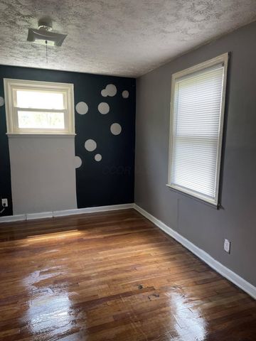 2444 Bretton Place, Columbus, OH 43211