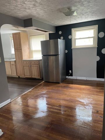 2444 Bretton Place, Columbus, OH 43211