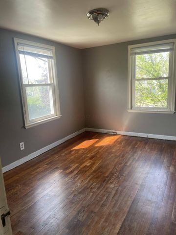 2444 Bretton Place, Columbus, OH 43211