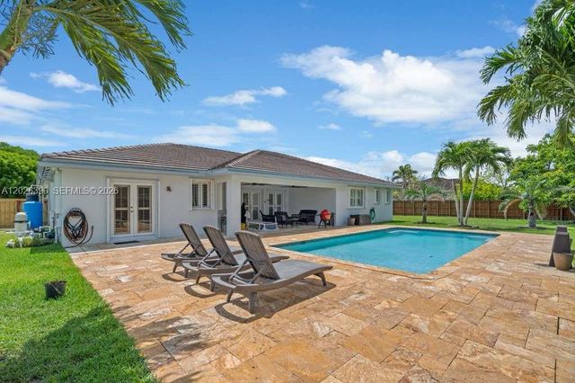 32302 SW 204th Ct, Homestead, FL 33030