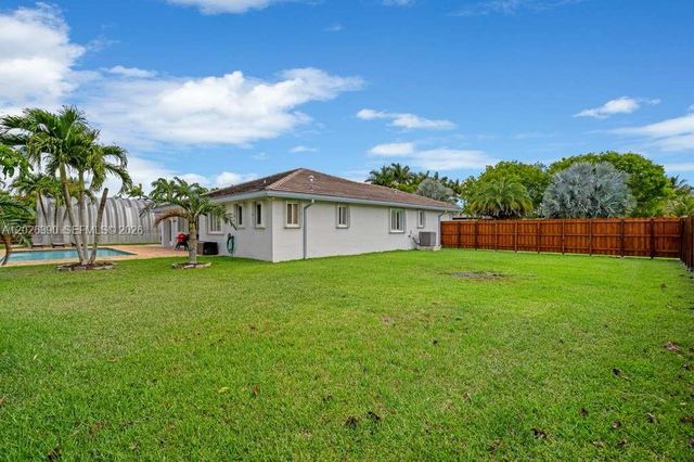 32302 SW 204th Ct, Homestead, FL 33030