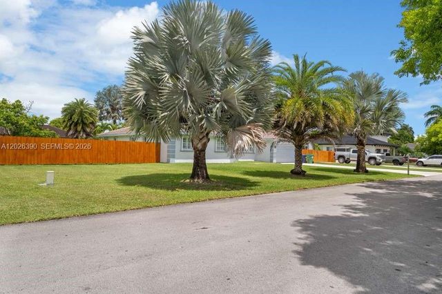 32302 SW 204th Ct, Homestead, FL 33030
