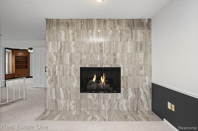 4320 Knightsbridge Lane, West Bloomfield, MI 48323