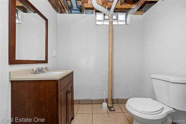 4320 Knightsbridge Lane, West Bloomfield, MI 48323