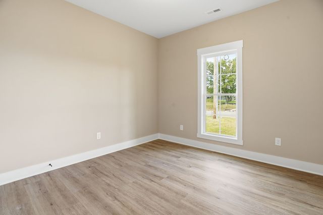 164 North Side Landing, Smithville, TN 37166