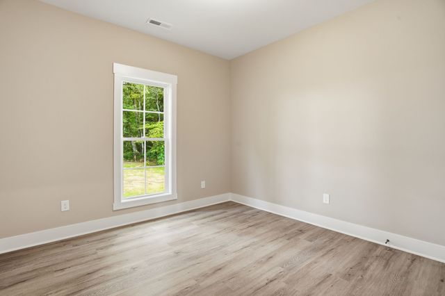 164 North Side Landing, Smithville, TN 37166