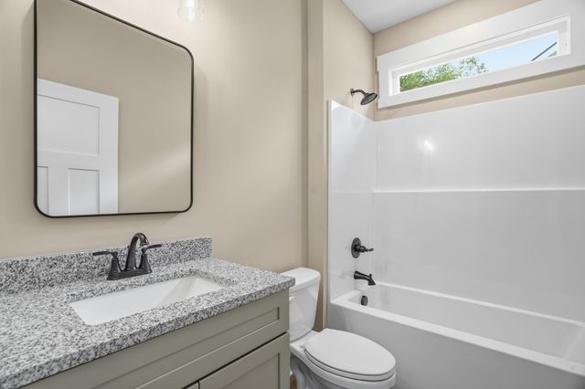 164 North Side Landing, Smithville, TN 37166
