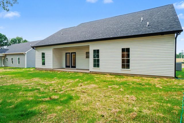 164 North Side Landing, Smithville, TN 37166