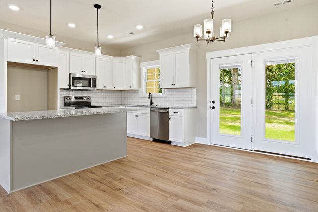 164 North Side Landing, Smithville, TN 37166