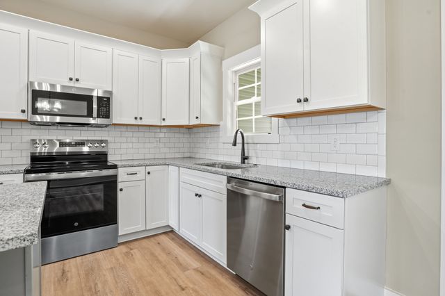 164 North Side Landing, Smithville, TN 37166