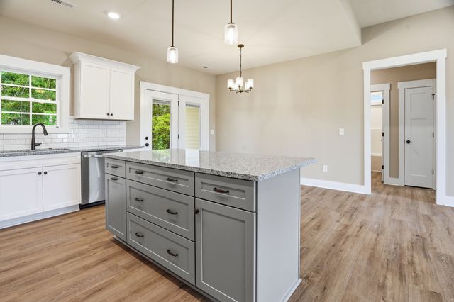 164 North Side Landing, Smithville, TN 37166
