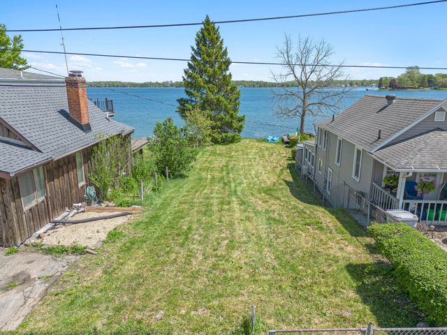 9510 Main Street, Whitmore Lake, MI 48189
