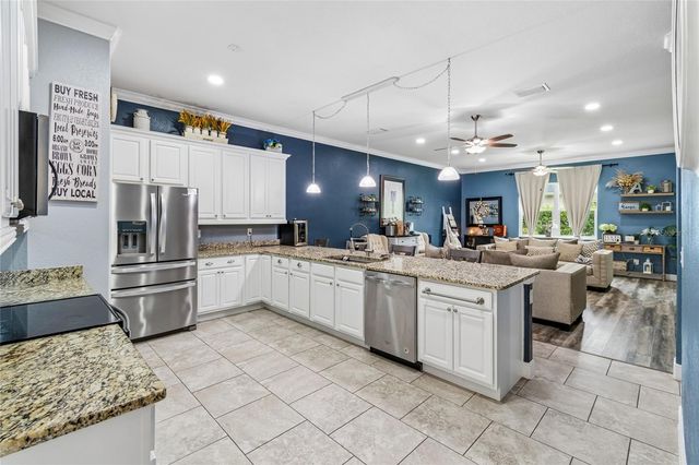 3004 MANITOBA AVENUE, Groveland, FL 34736