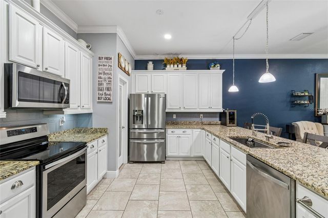 3004 MANITOBA AVENUE, Groveland, FL 34736