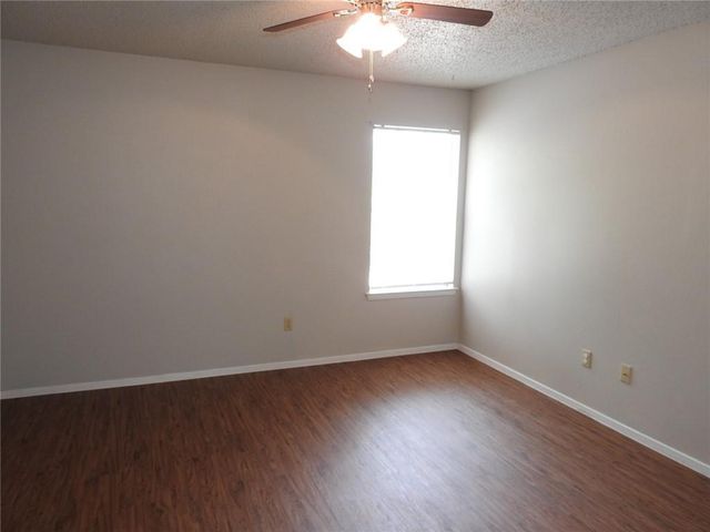 4500 Dorsett Oaks CIR, Austin, TX 78727