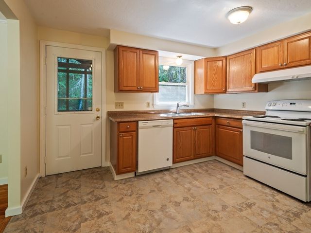 987 Wachusett St, Holden, MA 01522