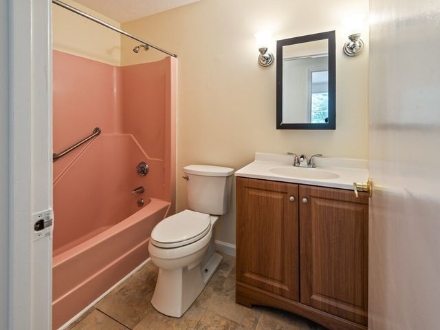 987 Wachusett St, Holden, MA 01522