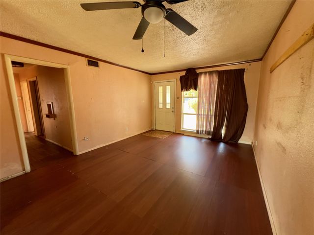 943 Deerwood Drive, Dallas, TX 75232