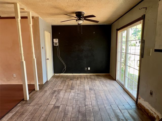 943 Deerwood Drive, Dallas, TX 75232