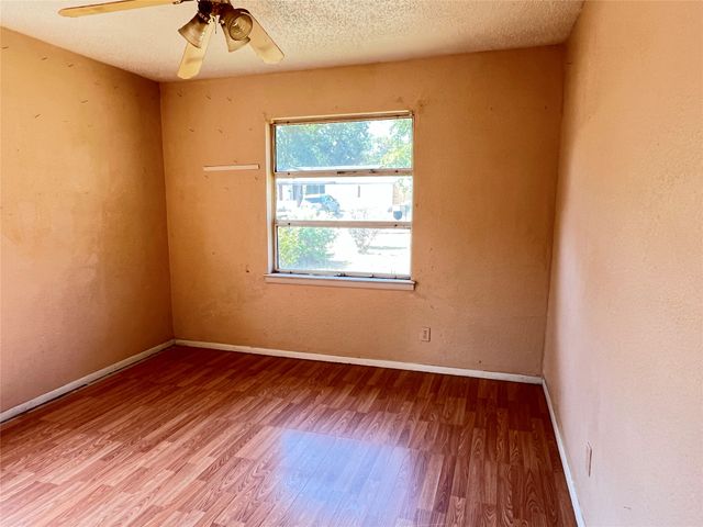 943 Deerwood Drive, Dallas, TX 75232