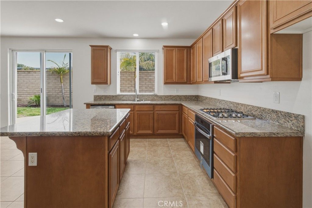 Image 2 of property listing at 44965 Checkerbloom, Temecula, CA 92592