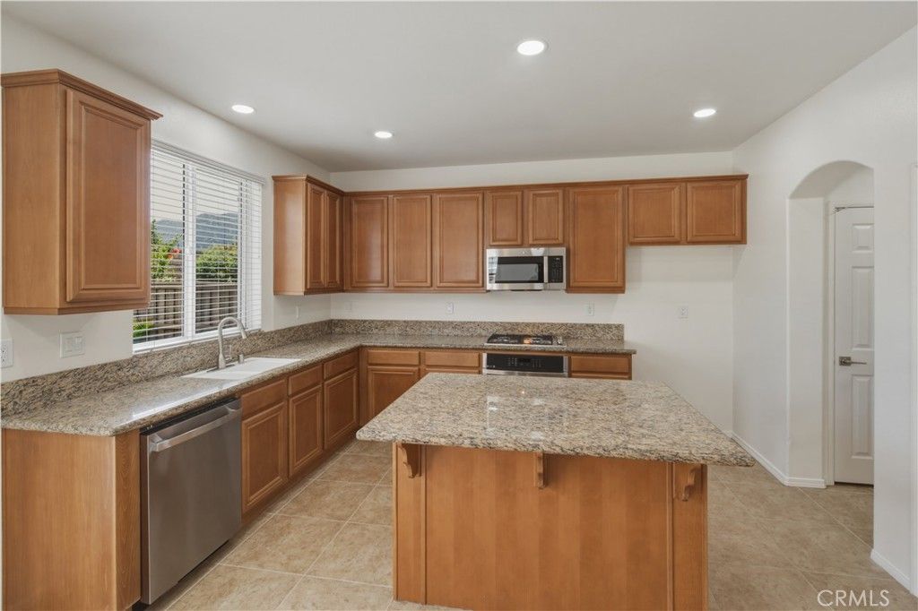 Image 4 of property listing at 44965 Checkerbloom, Temecula, CA 92592