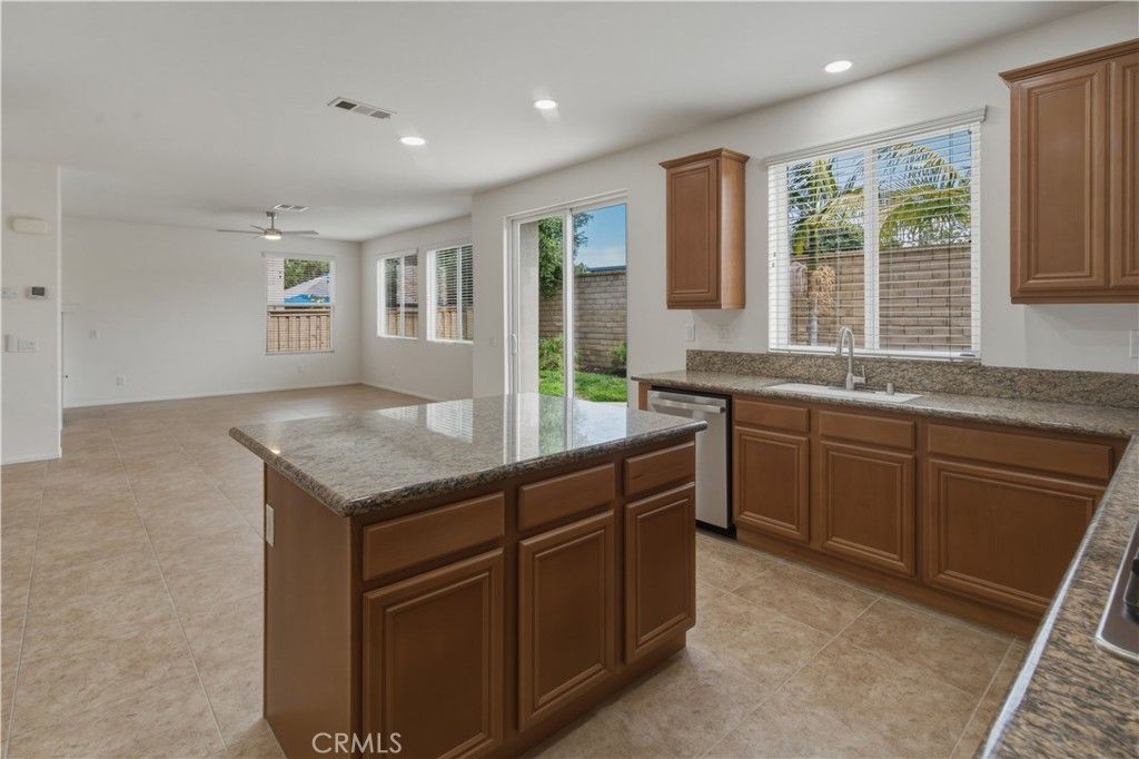 Image 5 of property listing at 44965 Checkerbloom, Temecula, CA 92592