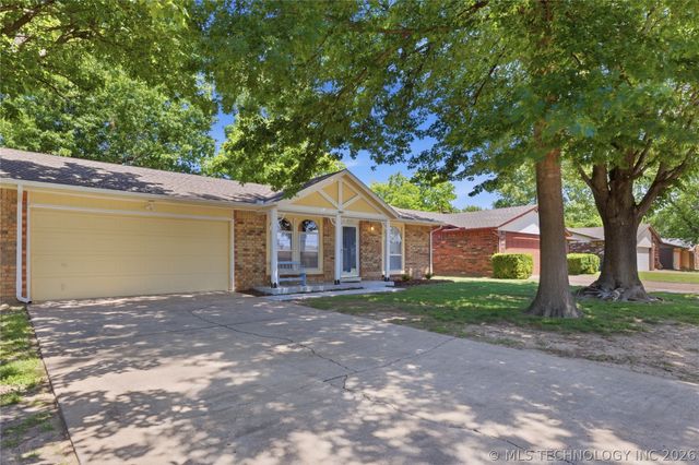 1108 W Pittsburg Street, Broken Arrow, OK 74012