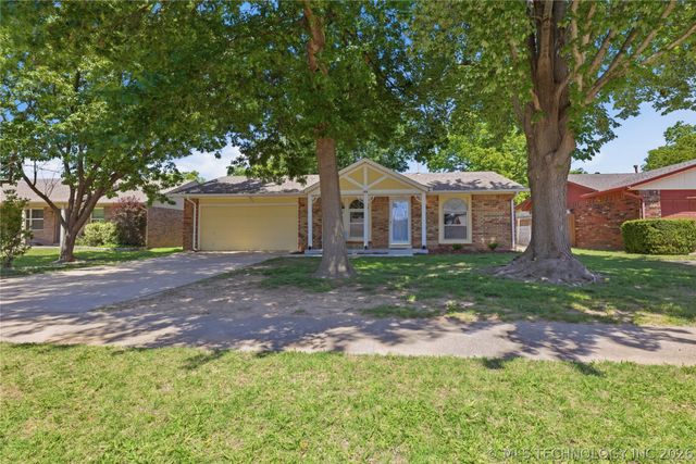 1108 W Pittsburg Street, Broken Arrow, OK 74012