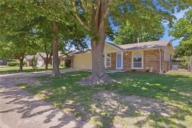 1108 W Pittsburg Street, Broken Arrow, OK 74012