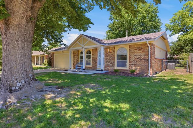 1108 W Pittsburg Street, Broken Arrow, OK 74012