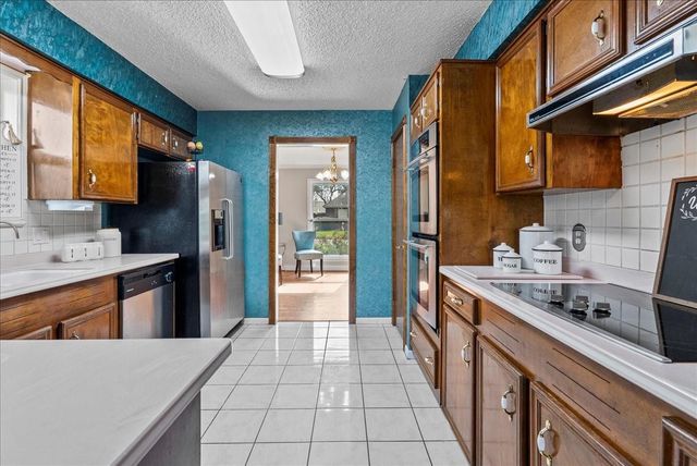 1718 23rd Avenue N, Texas City, TX 77590