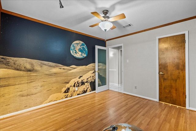 1718 23rd Avenue N, Texas City, TX 77590