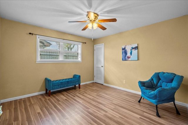 1718 23rd Avenue N, Texas City, TX 77590