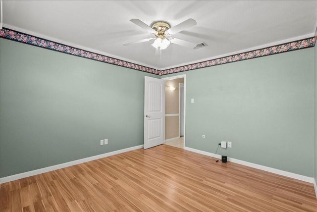 1718 23rd Avenue N, Texas City, TX 77590