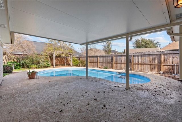 1718 23rd Avenue N, Texas City, TX 77590