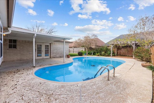 1718 23rd Avenue N, Texas City, TX 77590