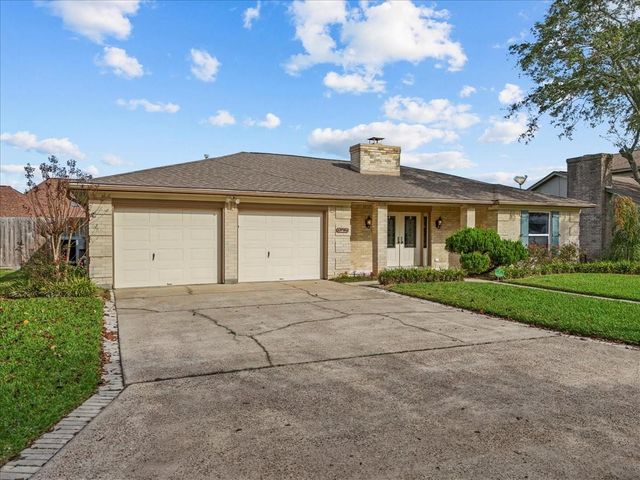 1718 23rd Avenue N, Texas City, TX 77590