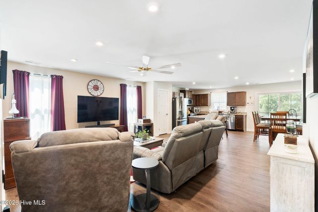 1280 Hickmans Branch Drive NW, Calabash, NC 28467