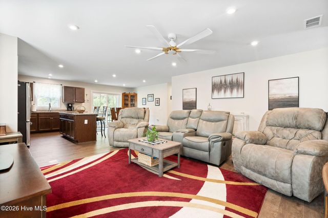1280 Hickmans Branch Drive NW, Calabash, NC 28467