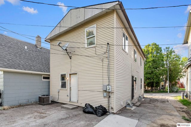 2707 Howard Street, Omaha, NE 68105